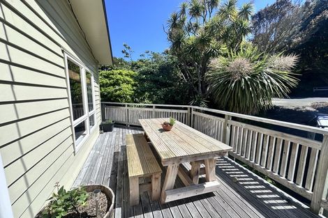 Photo of property in 2 Corlett Road, Plimmerton, Porirua, 5026