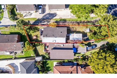 Photo of property in 2/309 Wairau Road, Totara Vale, Auckland, 0627