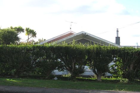 Photo of property in 18 Woodford Avenue, Henderson, Auckland, 0610