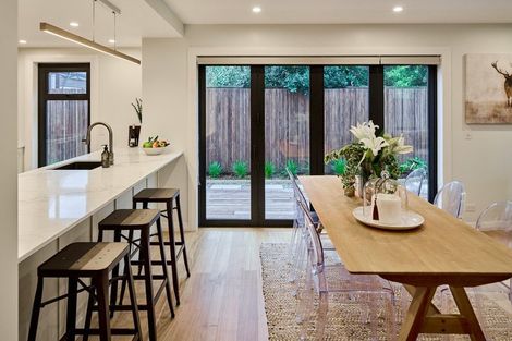 Photo of property in 37 Forres Street, Seatoun, Wellington, 6022