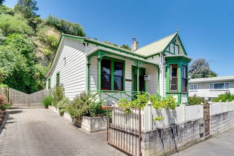 Photo of property in 21 Chaucer Road, Hospital Hill, Napier, 4110