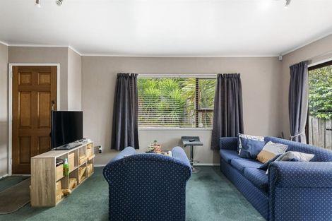 Photo of property in 1/10 Halder Place, Torbay, Auckland, 0632