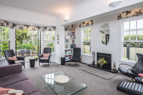 Photo of property in 33 Hobson Crescent, Thorndon, Wellington, 6011