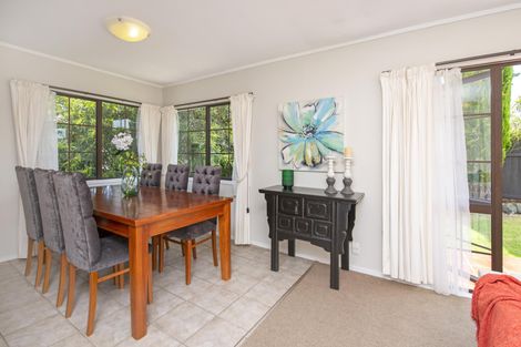 Photo of property in 1/133 Botany Road, Botany Downs, Auckland, 2010