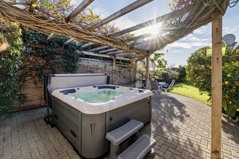 Photo of property in 1 Donnington Place, Bethlehem, Tauranga, 3110