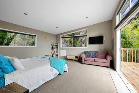 Photo of property in 70 Seaview Road, Marfell, New Plymouth, 4310