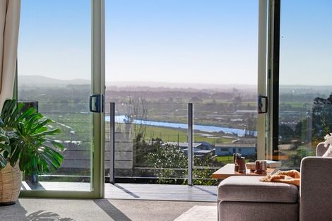 Photo of property in 91 Mangakura Road, Helensville, 0875