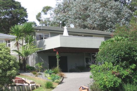 Photo of property in 36 Staincross Street, Green Bay, Auckland, 0604