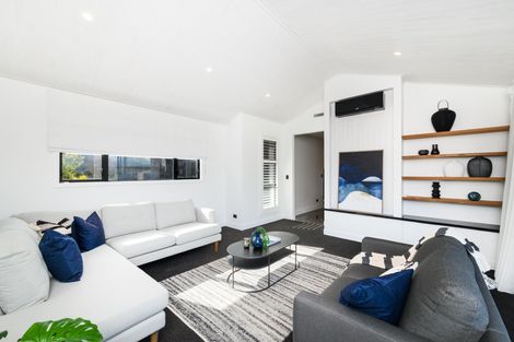 Photo of property in 2 Waimarama Court, Roslyn, Palmerston North, 4414