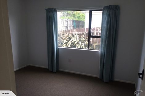 Photo of property in 18 Rice Crescent, Newlands, Wellington, 6037