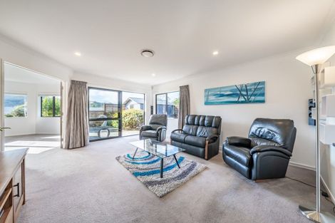 Photo of property in 76 Kirton Drive, Riverstone Terraces, Upper Hutt, 5018