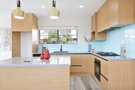 Photo of property in 5 Parrs Cross Road, Henderson, Auckland, 0612