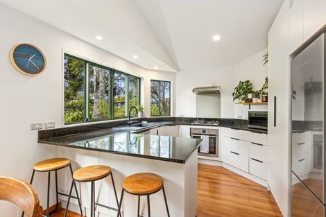 Photo of property in 1/16 Glade Place, Birkenhead, Auckland, 0626