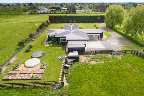 Photo of property in 743 Stoney Creek Road, Bunnythorpe, Palmerston North, 4470