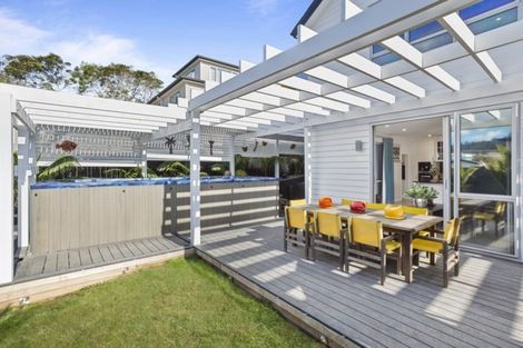 Photo of property in 112 Admirals Court Drive, Greenhithe, Auckland, 0632