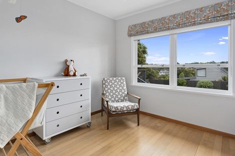 Photo of property in 11 Dudding Avenue, Northcote, Auckland, 0627