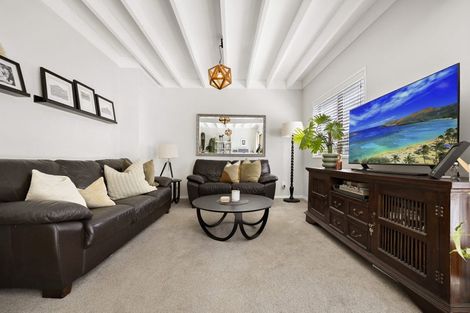 Photo of property in 3/1 Mulberry Place, Glenfield, Auckland, 0629