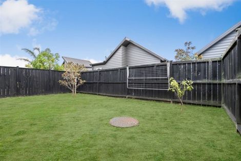 Photo of property in 7 Parachute Crescent, Papakura, 2110