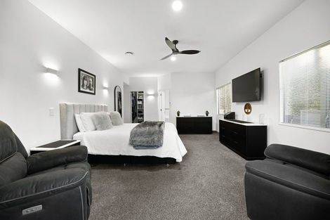 Photo of property in 2 Minchin Crescent, St Andrews, Hamilton, 3200