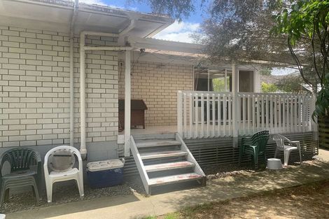 Photo of property in 2/13 Teviot Place, Totara Vale, Auckland, 0629