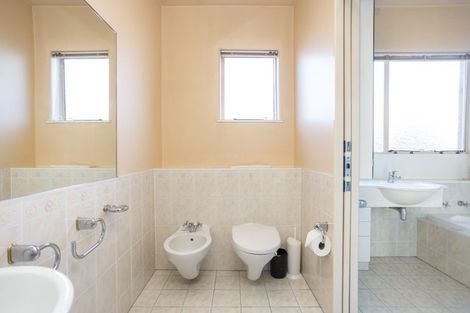 Photo of property in 64 Hamilton Avenue, Ilam, Christchurch, 8041