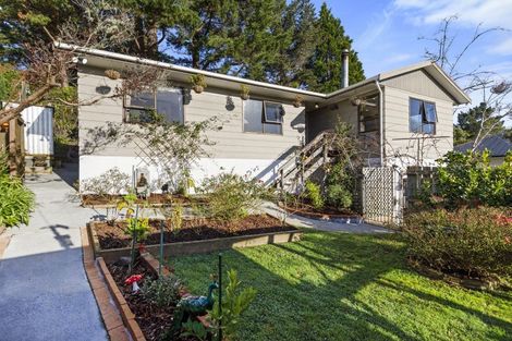 Photo of property in 27 Fenchurch Grove, Stokes Valley, Lower Hutt, 5019