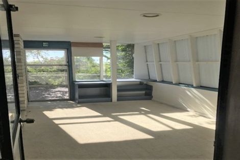 Photo of property in 16 Huia Street, Waikanae, 5036