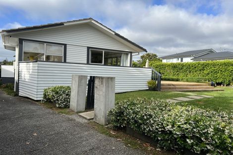 Photo of property in 78 Lantana Road, Green Bay, Auckland, 0604