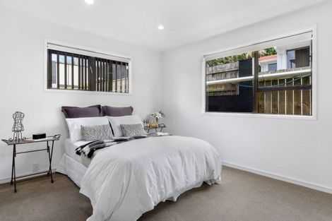 Photo of property in 2/99 Matipo Road, Mairangi Bay, Auckland, 0630