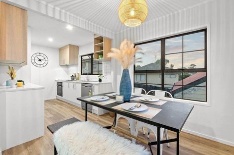 Photo of property in 28 Mcquarrie Avenue, Wattle Downs, Auckland, 2103