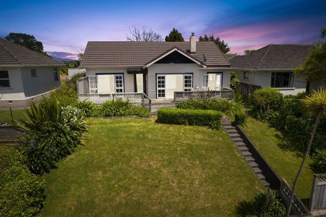 Photo of property in 88 Mangorei Road, Strandon, New Plymouth, 4312