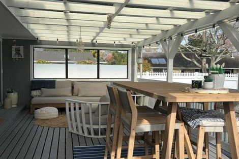 Photo of property in 16 Richmond Avenue, Waikanae, 5036