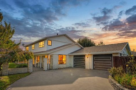 Photo of property in 4 Rowanwood Close, Halswell, Christchurch, 8025