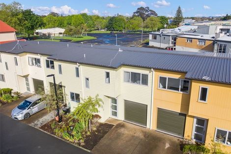 Photo of property in 39/11 Ray Small Drive, Papakura, 2110