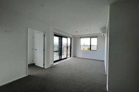 Photo of property in 102/28c Eileen Newey Place, Henderson, Auckland, 0612