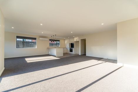 Photo of property in 20c Beach Road, Castor Bay, Auckland, 0620