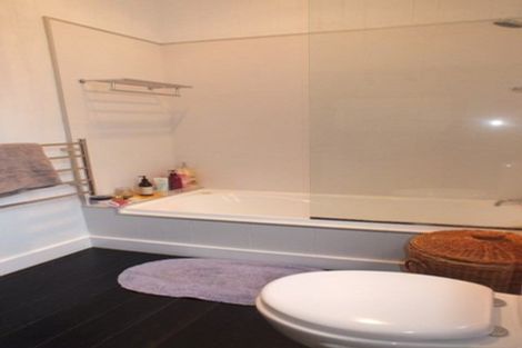 Photo of property in 34 Onewa Road, Northcote Point, Auckland, 0627