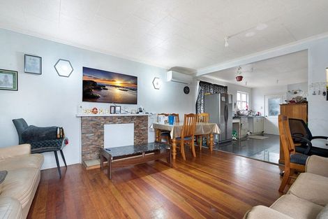 Photo of property in 92 Portage Road, New Lynn, Auckland, 0600