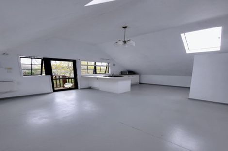 Photo of property in 1/17 Sandown Road, Rothesay Bay, Auckland, 0630