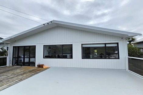 Photo of property in 17 Haunui Road, Pukerua Bay, 5026