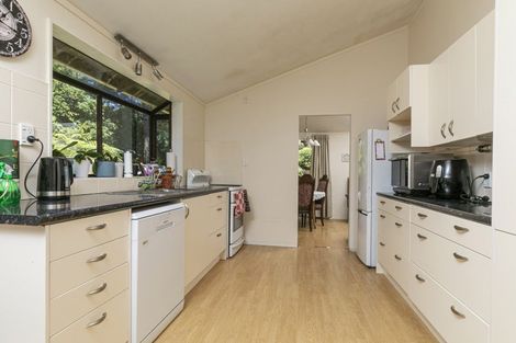 Photo of property in 114 Upper Drive, Greenhithe, Auckland, 0632