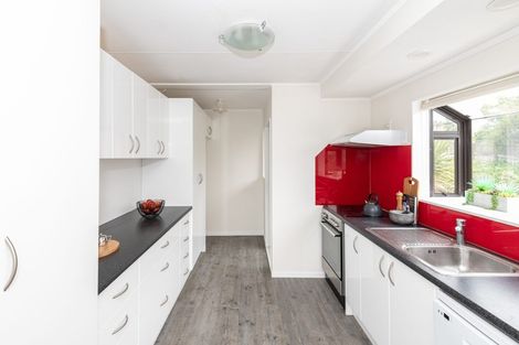 Photo of property in 6 Maracas Crescent, Grenada Village, Wellington, 6037