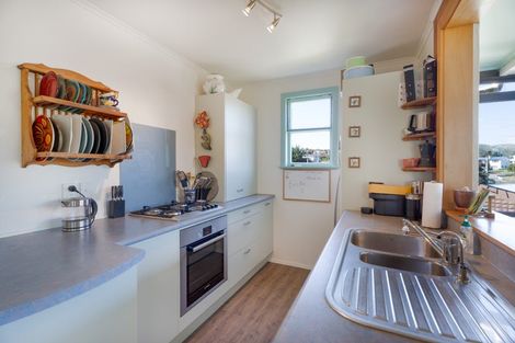 Photo of property in 62 Franklyn Road, Tawa, Wellington, 5028