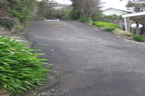 Photo of property in 16 Kinapori Terrace, Newlands, Wellington, 6037
