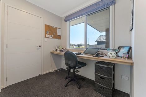 Photo of property in 2 Piharau Crescent, Hurdon, New Plymouth, 4310