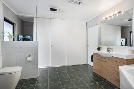 Photo of property in 133 Bruce Wallace Place, Whangamata, 3620