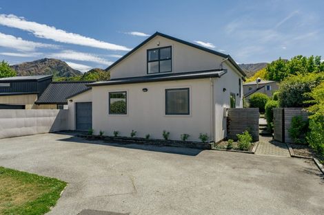Photo of property in 10 Premier Place, Arrowtown, 9302
