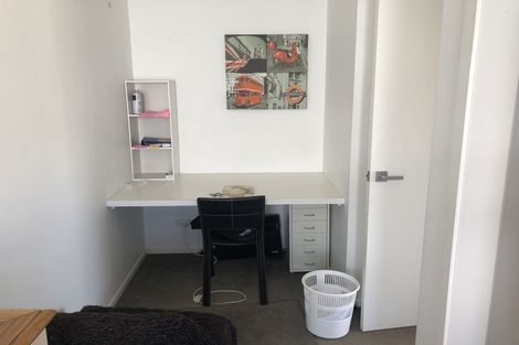 Photo of property in 35 North Terrace, Kelburn, Wellington, 6012