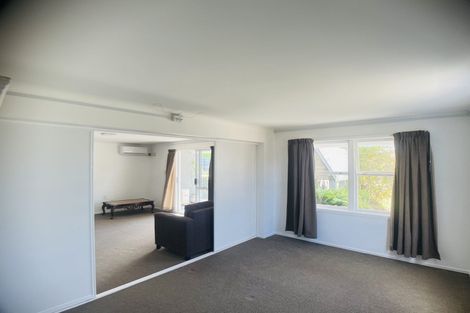 Photo of property in 127 Exmouth Road, Northcote, Auckland, 0627