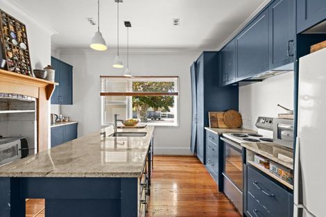 Photo of property in 2 Ashridge Road, Napier South, Napier, 4110